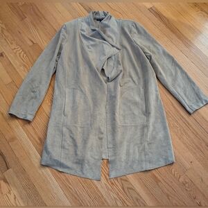 Chic Women's Tan Trench Coat